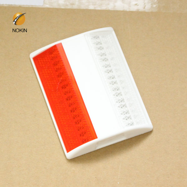 Synchronous flashing cat eye road stud with spike 
